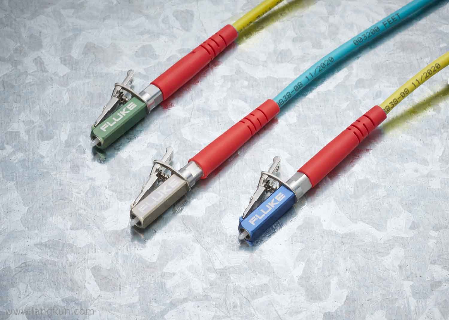 Three Fluke Networks Metal LC Connectors 三根Fluke Networks金属LC连接器